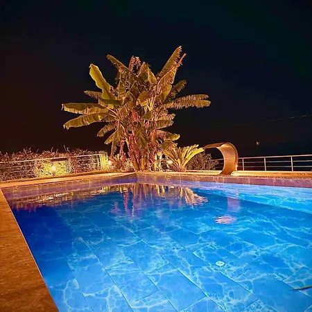 With A Full Private Pool 펜션 Milas