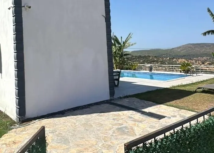 With A Full Private Pool Hébergement de vacances Milas