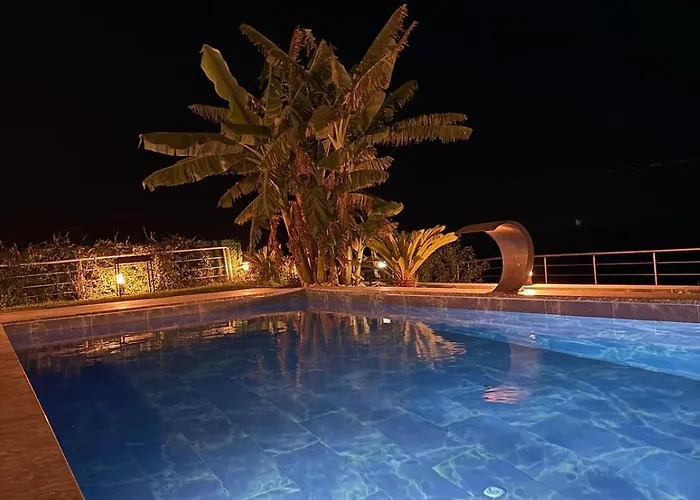 With A Full Private Pool * Milas