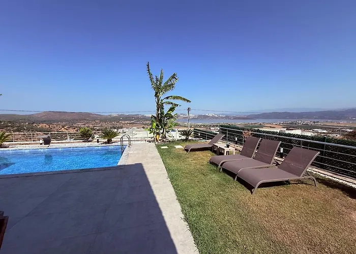 With A Full Private Pool * Milas