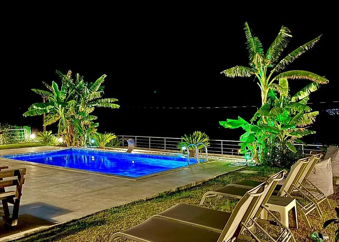 Hébergement de vacances With A Full Private Pool *