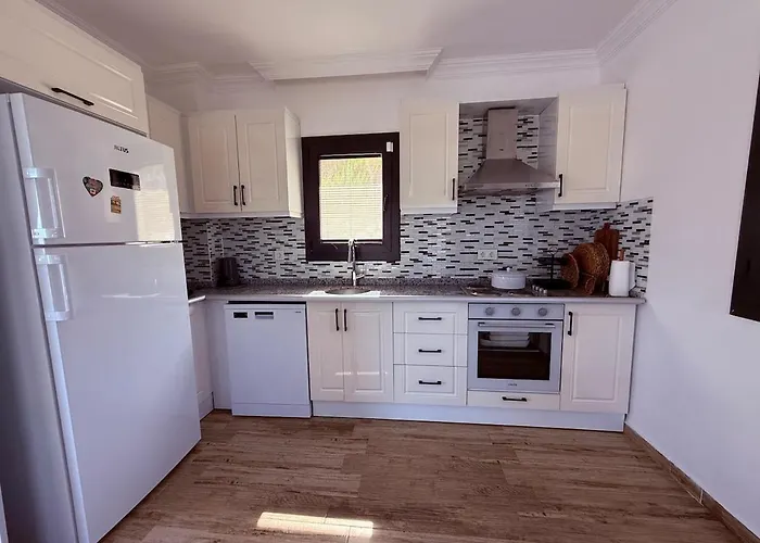 With A Full Private Pool Hébergement de vacances Milas