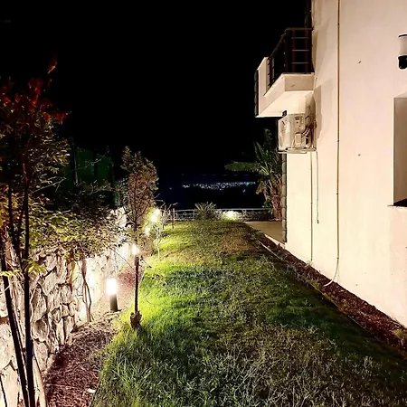 With A Full Private Pool Σπίτι διακοπών